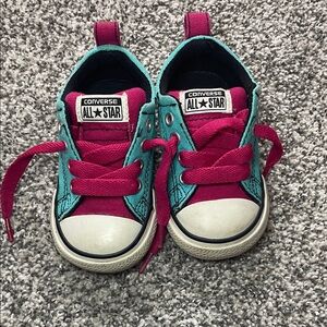 Converse Kids Low Top Sneakers in Pink and Teal